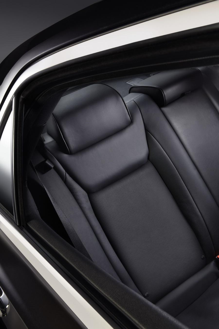  Chrysler 300C 2011 года  (фото 9 из 83)